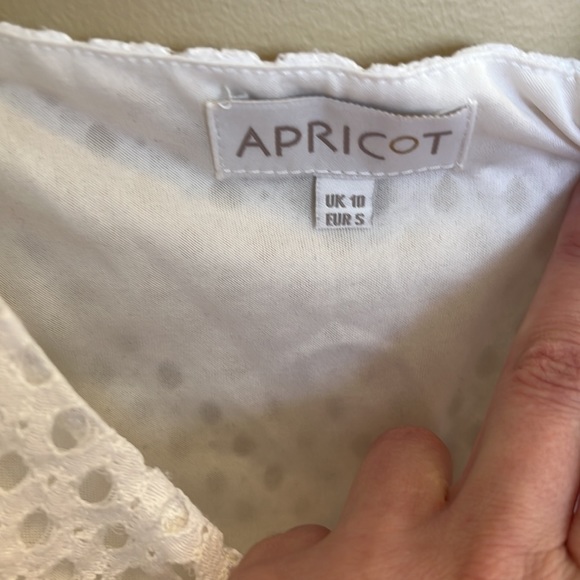 White Lace Top with Open Back - Picture 4 of 4